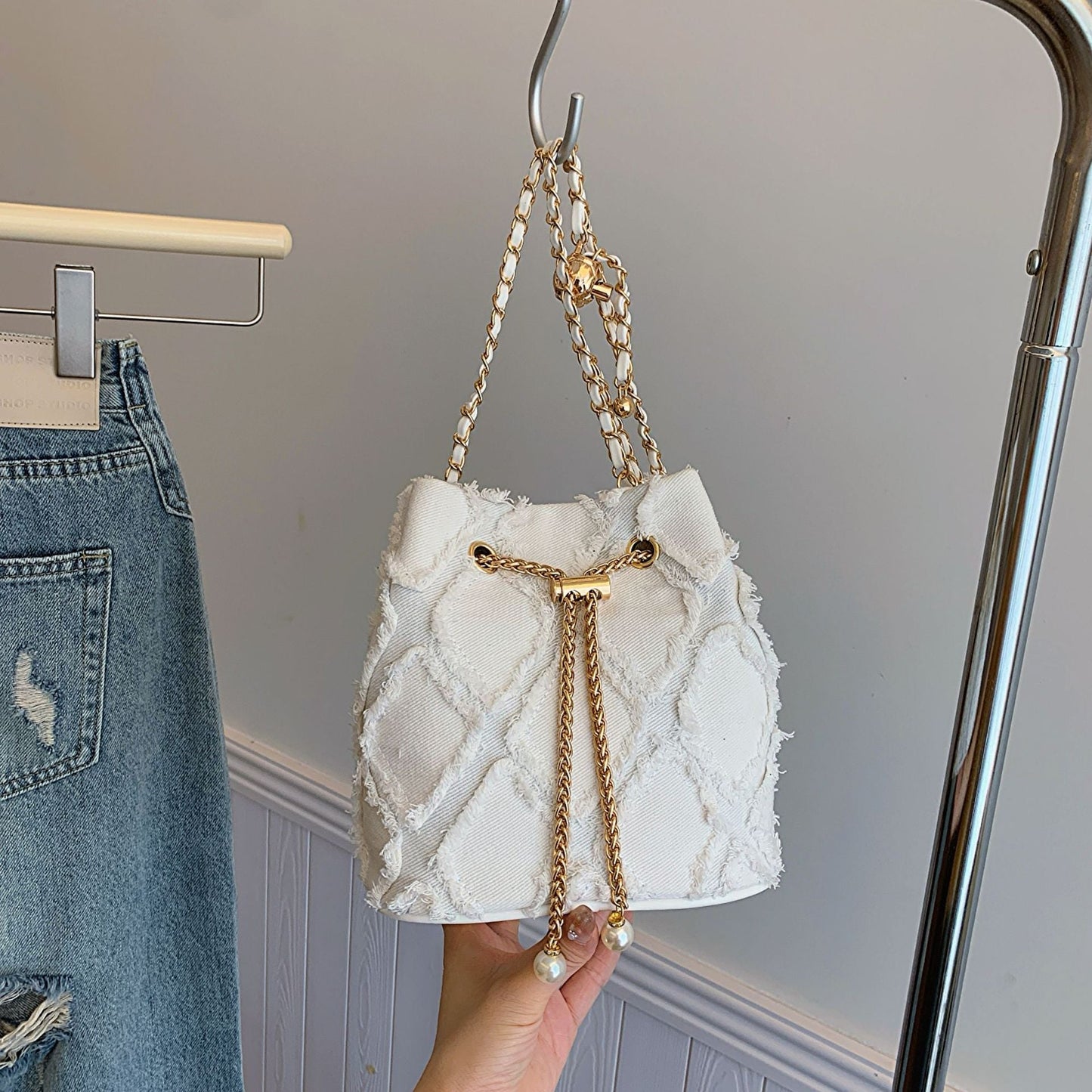 Women's Quilted Denim Bucket Bag - Trendy Large Capacity Chain Strap Shoulder/Crossbody Bag