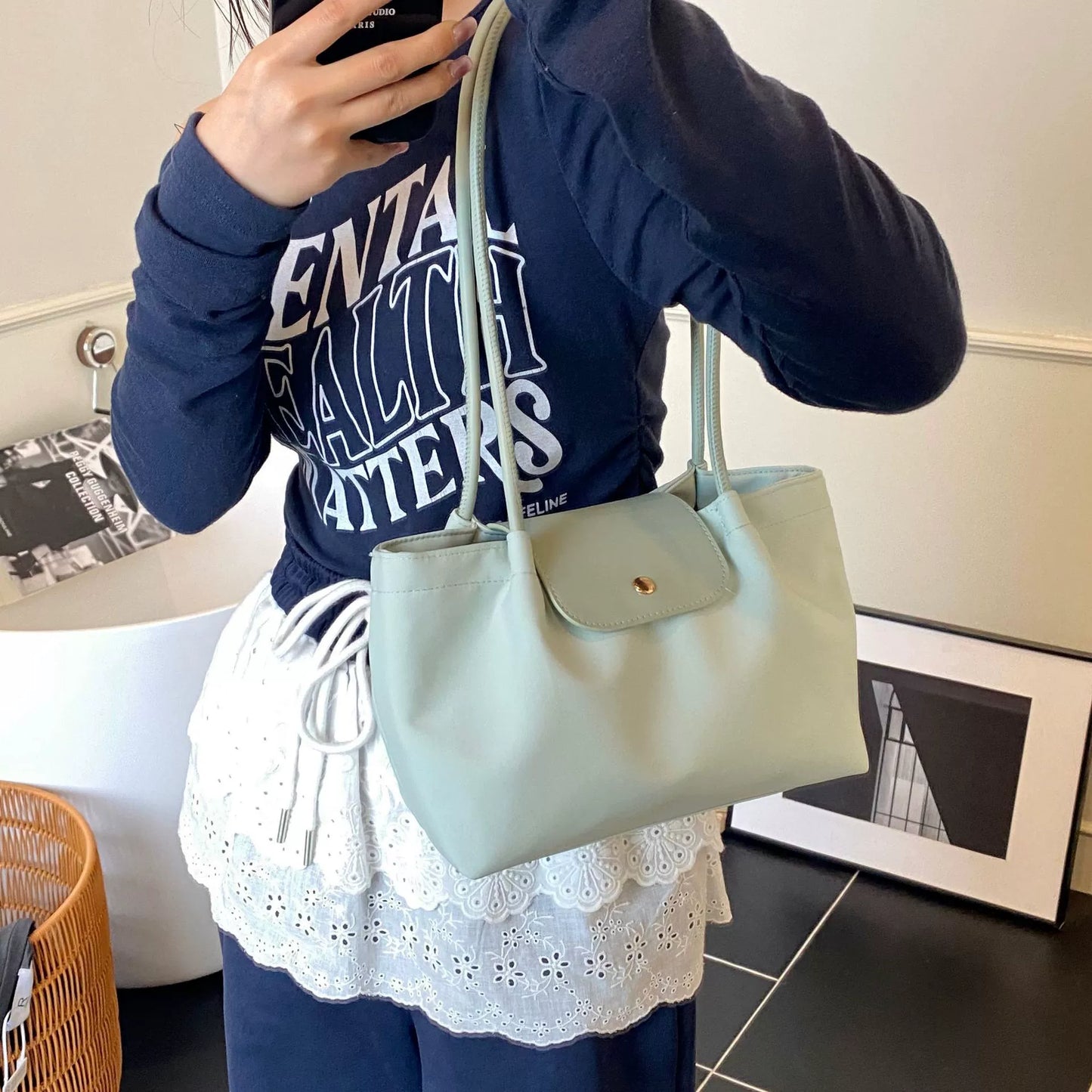 Longchamp Elegant Shoulder Bag
