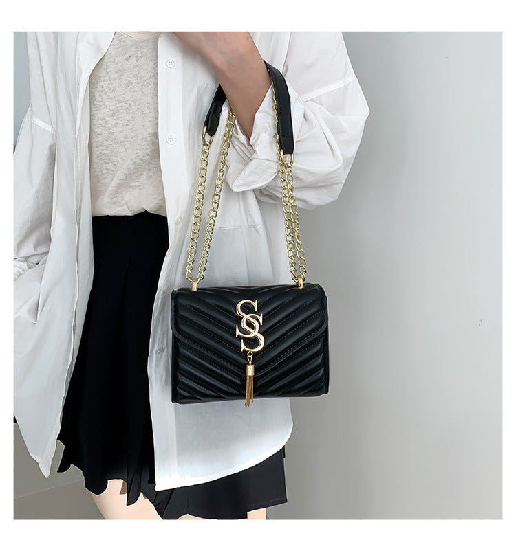 Women's Lattice Chain Satchel - Artisan-Quilted Crossbody with Signature Hardware