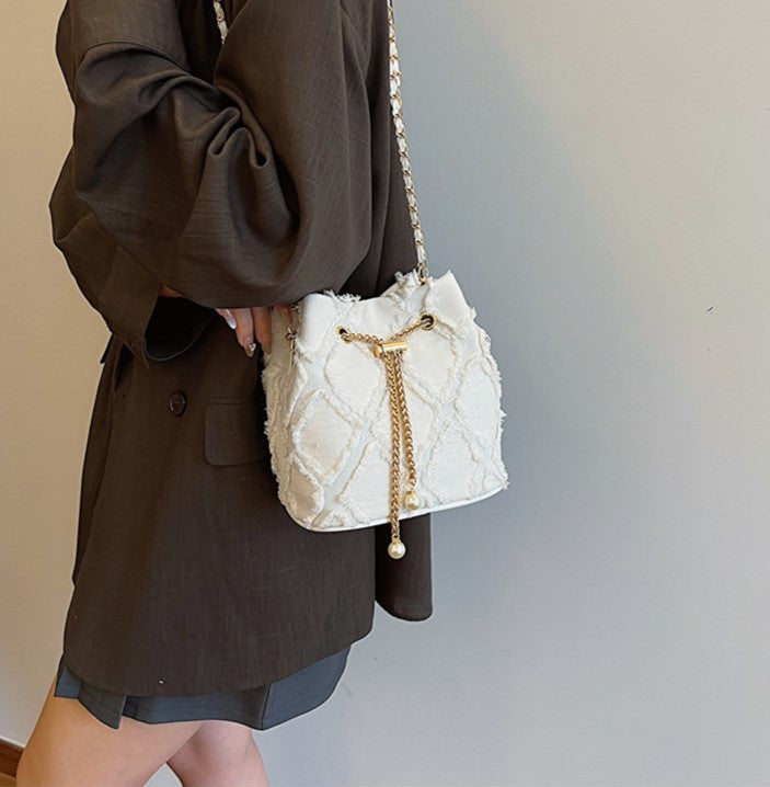 Women's Quilted Denim Bucket Bag - Trendy Large Capacity Chain Strap Shoulder/Crossbody Bag