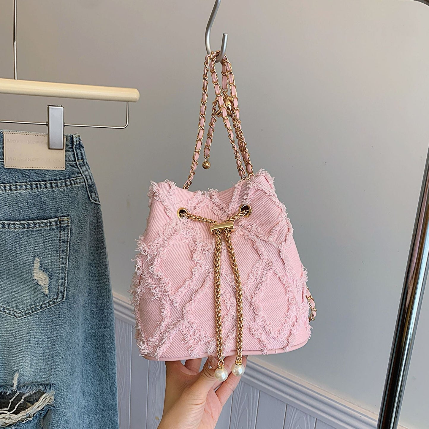 Women's Quilted Denim Bucket Bag - Trendy Large Capacity Chain Strap Shoulder/Crossbody Bag