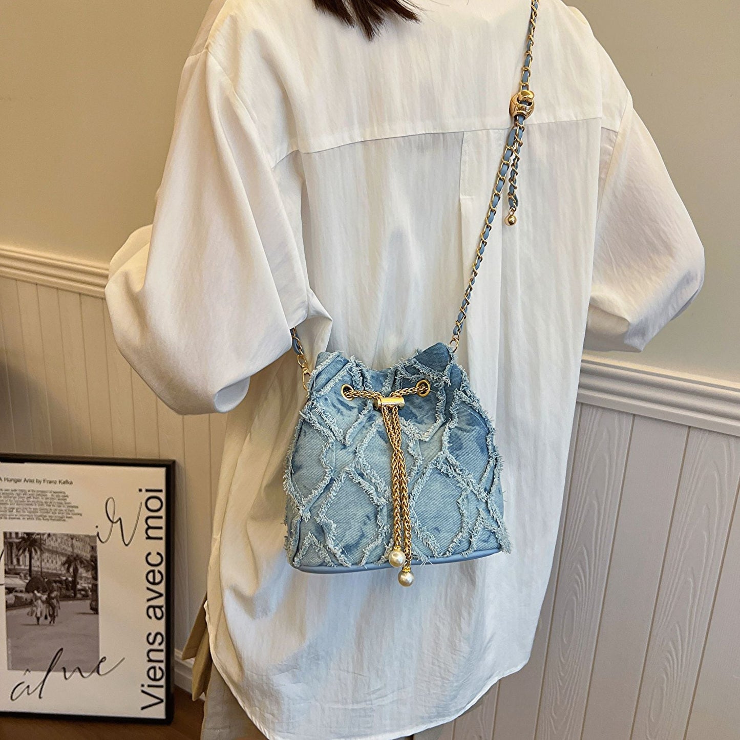 Women's Quilted Denim Bucket Bag - Trendy Large Capacity Chain Strap Shoulder/Crossbody Bag