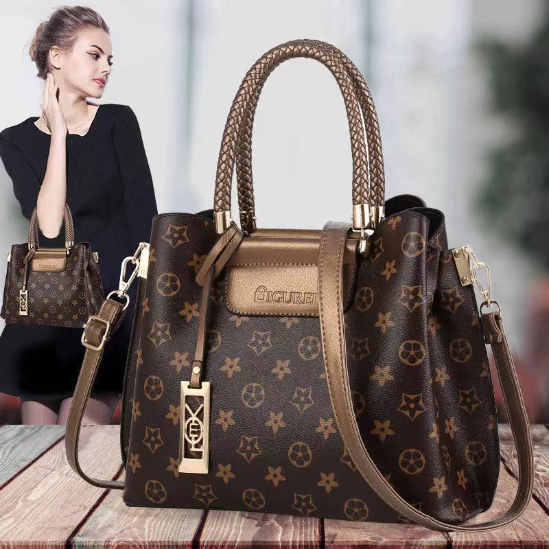 Versatile Fashion One-Shoulder Crossbody Bag Large Capacity Women's Multi-layer Handbag